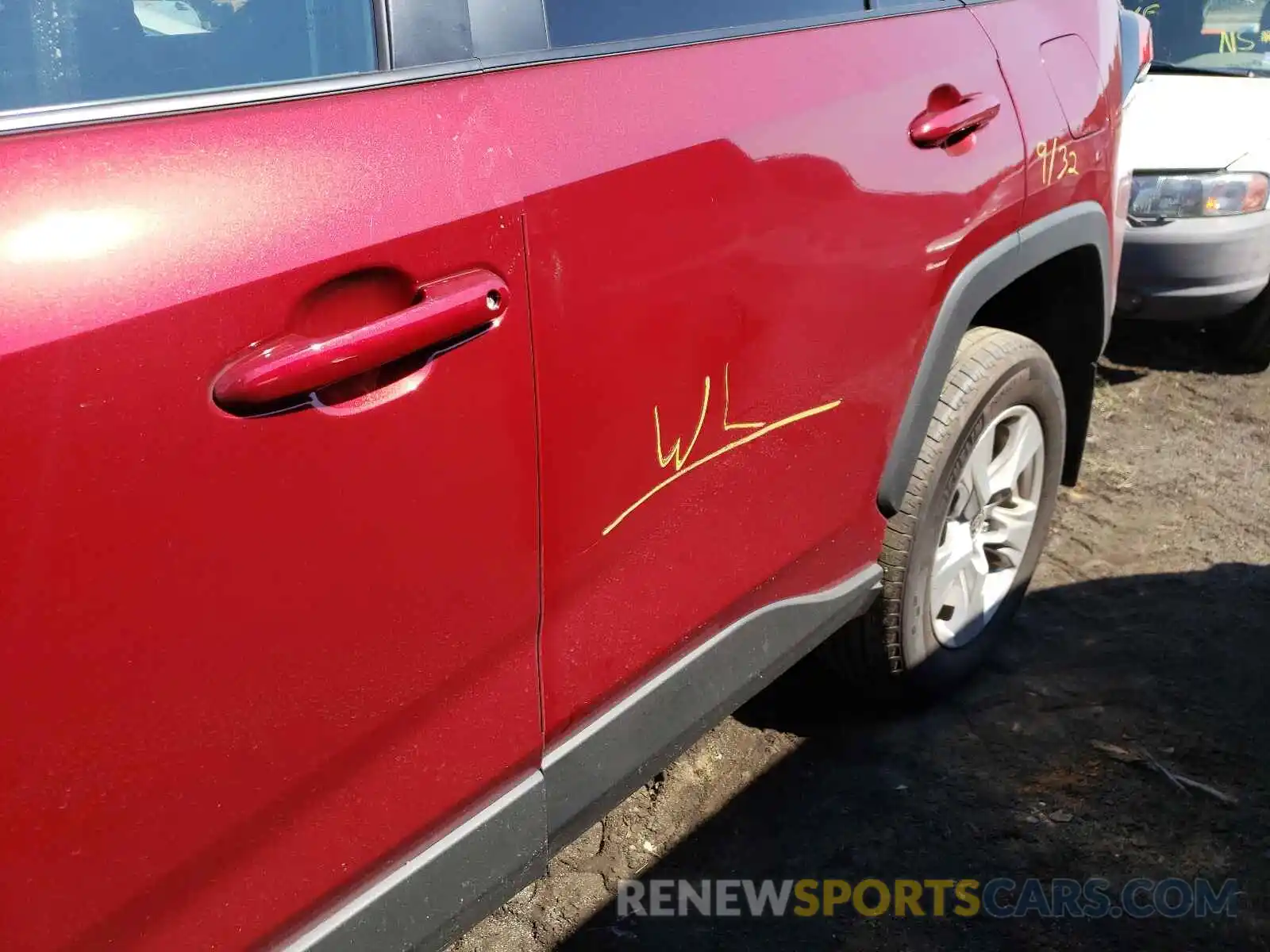 9 Photograph of a damaged car 2T3P1RFV8MW176363 TOYOTA RAV4 2021