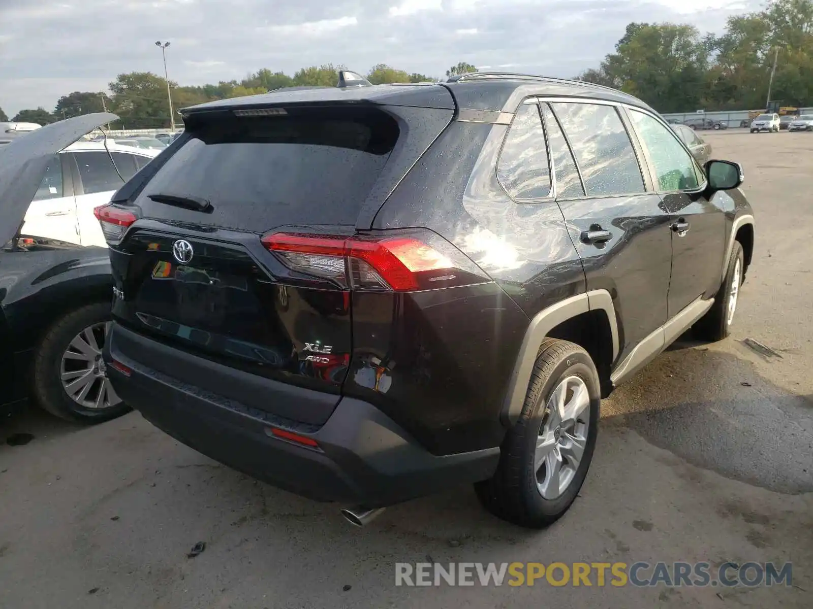 4 Photograph of a damaged car 2T3P1RFV8MW178579 TOYOTA RAV4 2021