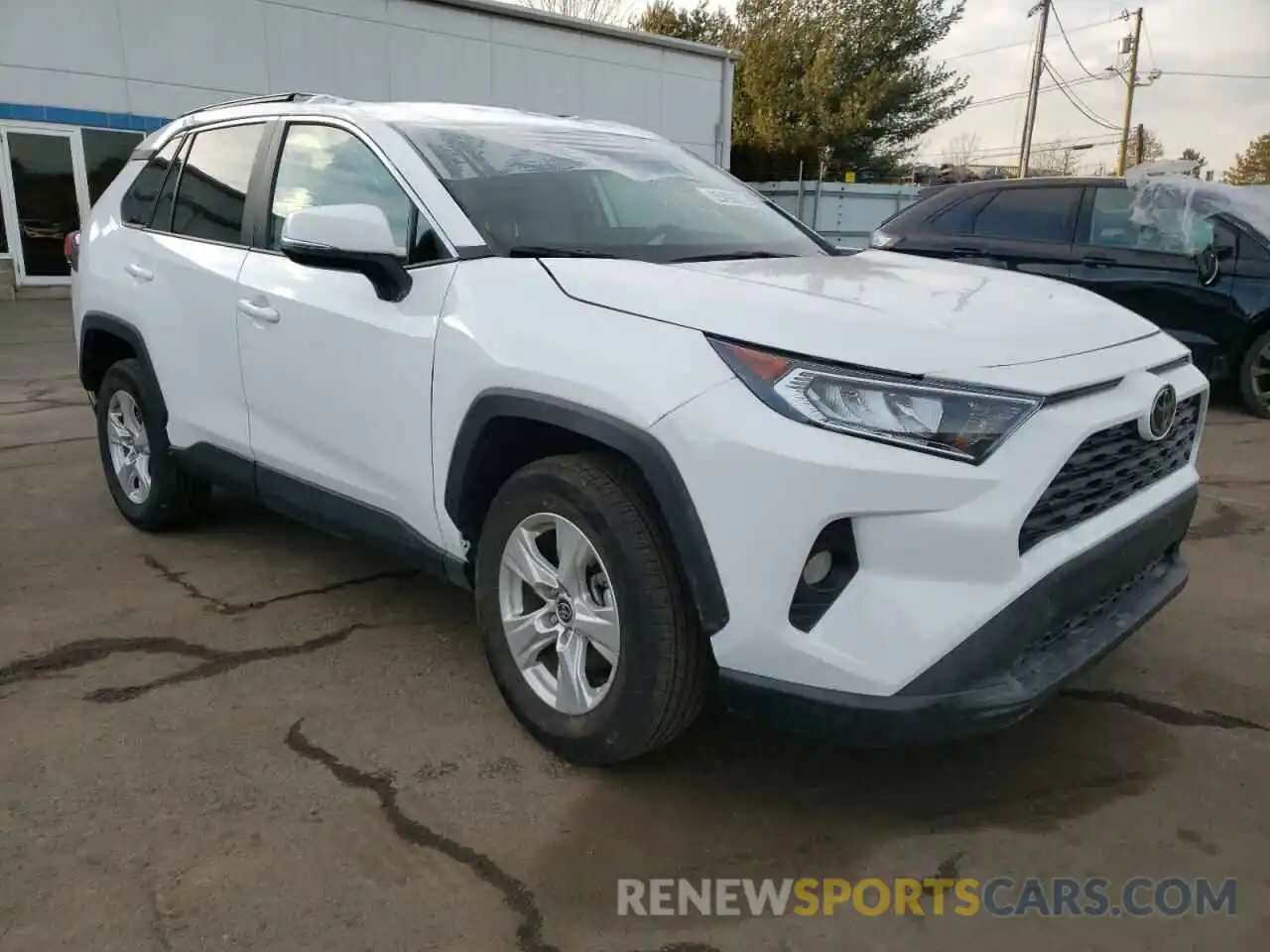 1 Photograph of a damaged car 2T3P1RFV8MW195673 TOYOTA RAV4 2021