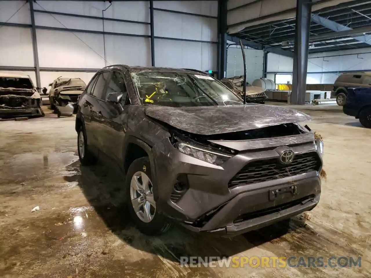 1 Photograph of a damaged car 2T3P1RFV8MW204484 TOYOTA RAV4 2021