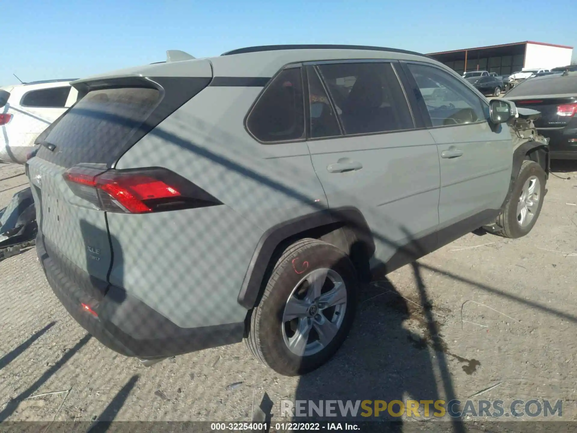 4 Photograph of a damaged car 2T3P1RFV8MW219051 TOYOTA RAV4 2021