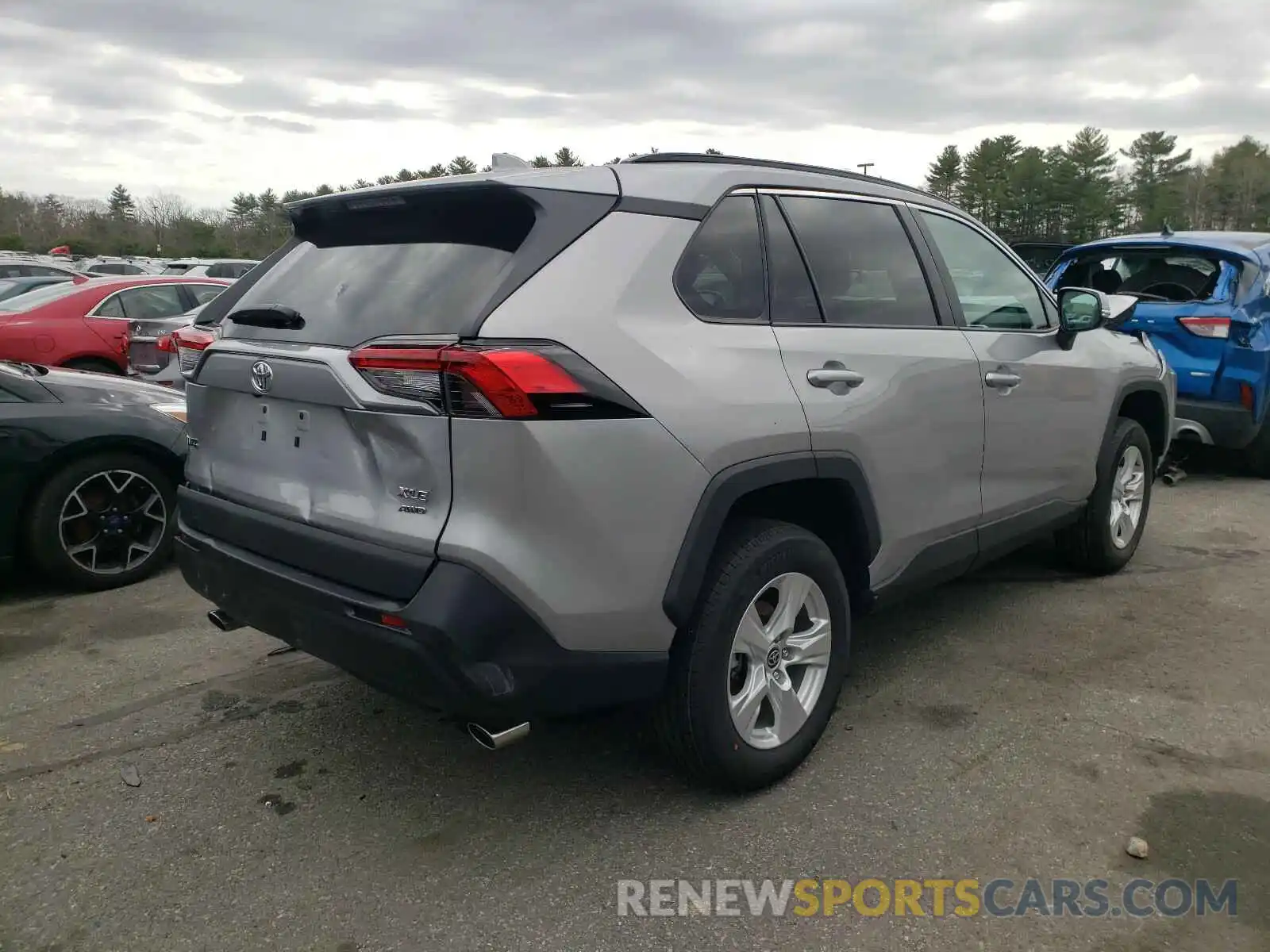 4 Photograph of a damaged car 2T3P1RFV9MC182867 TOYOTA RAV4 2021