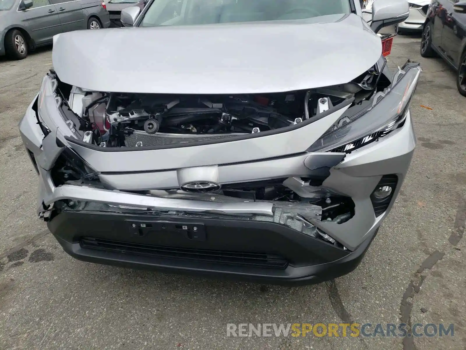 9 Photograph of a damaged car 2T3P1RFV9MC182867 TOYOTA RAV4 2021