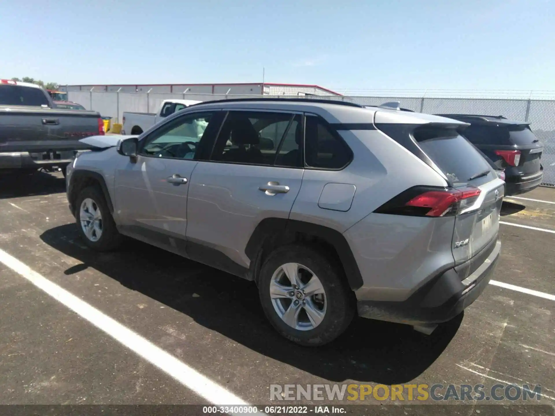 3 Photograph of a damaged car 2T3P1RFV9MC200591 TOYOTA RAV4 2021