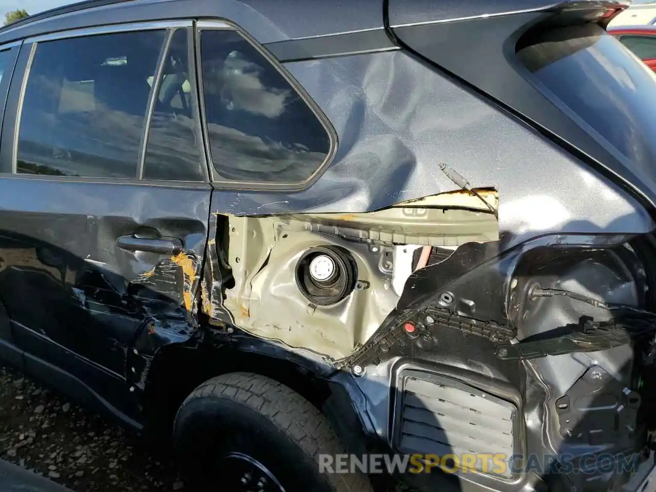 9 Photograph of a damaged car 2T3P1RFV9MC200817 TOYOTA RAV4 2021