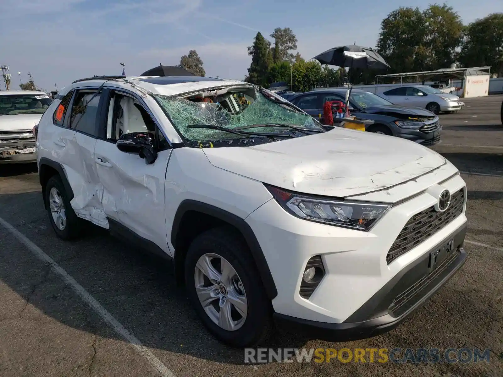 1 Photograph of a damaged car 2T3P1RFV9MC210733 TOYOTA RAV4 2021