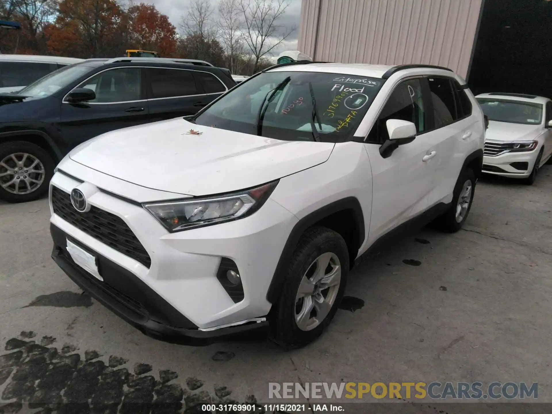 2 Photograph of a damaged car 2T3P1RFV9MC220498 TOYOTA RAV4 2021