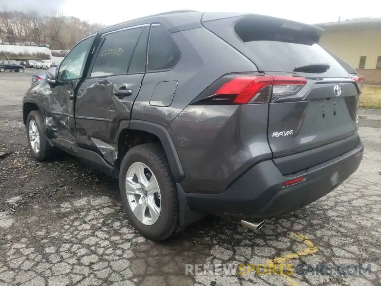 3 Photograph of a damaged car 2T3P1RFV9MC229900 TOYOTA RAV4 2021