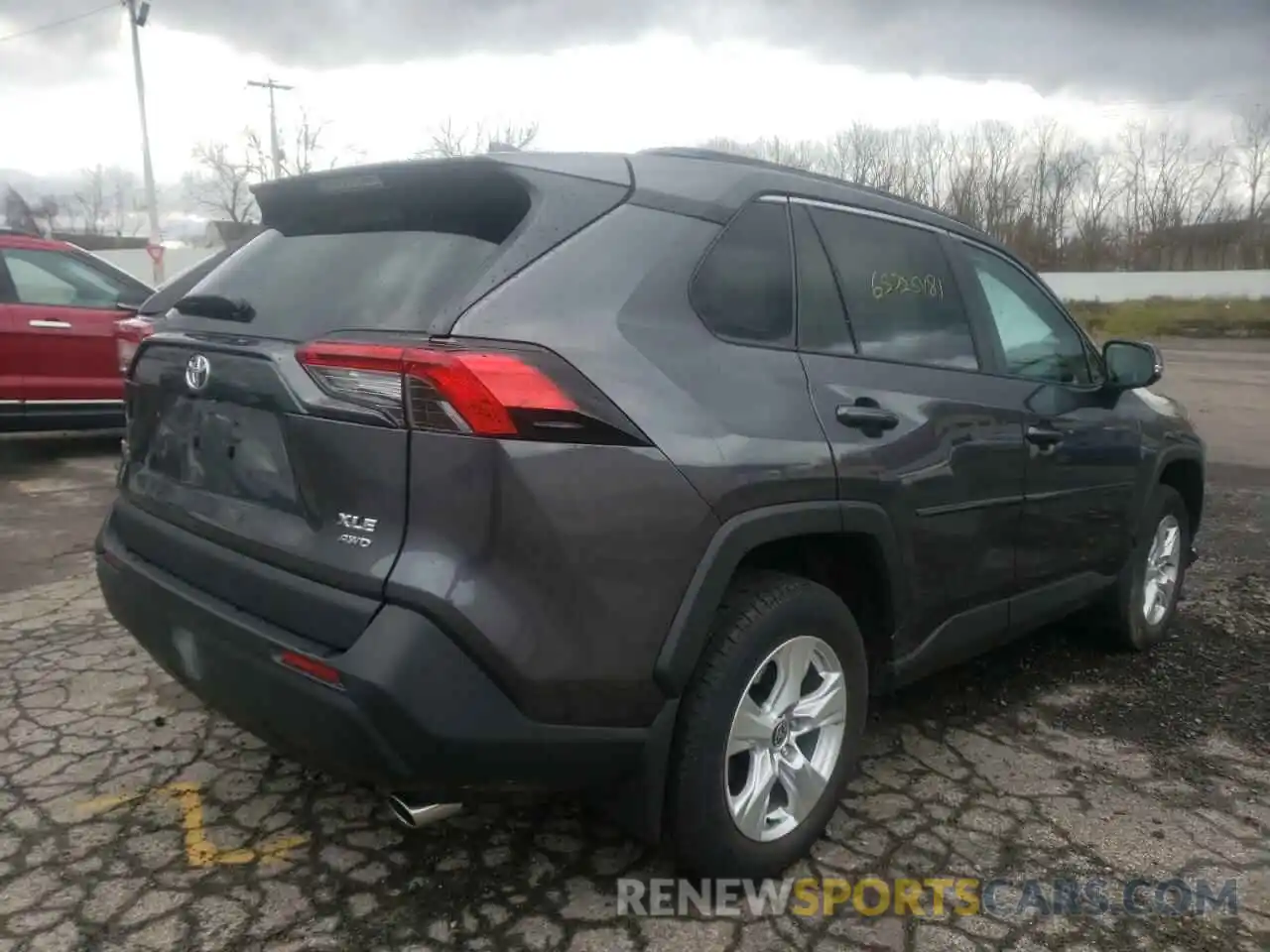 4 Photograph of a damaged car 2T3P1RFV9MC229900 TOYOTA RAV4 2021