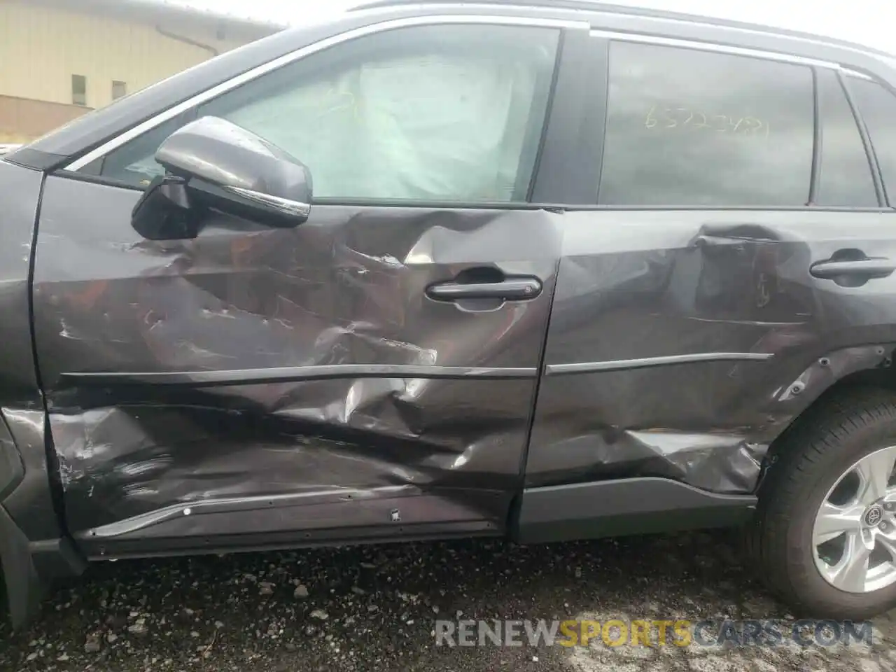 9 Photograph of a damaged car 2T3P1RFV9MC229900 TOYOTA RAV4 2021