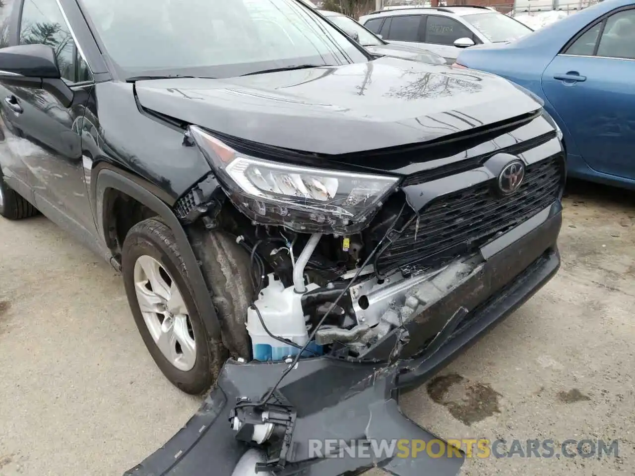 9 Photograph of a damaged car 2T3P1RFV9MW142576 TOYOTA RAV4 2021