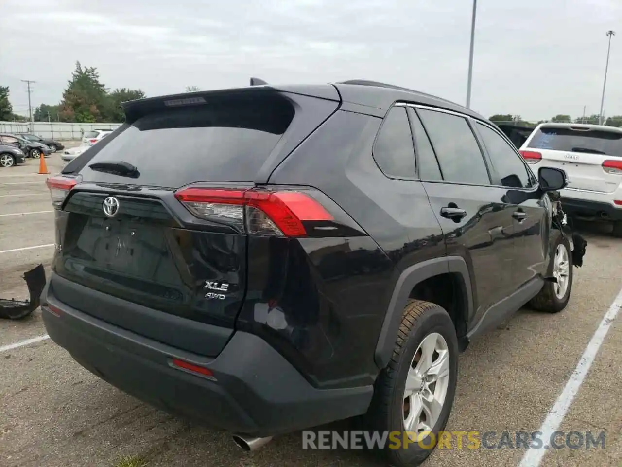 4 Photograph of a damaged car 2T3P1RFV9MW145008 TOYOTA RAV4 2021