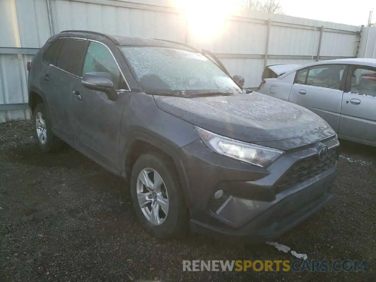 1 Photograph of a damaged car 2T3P1RFV9MW152136 TOYOTA RAV4 2021