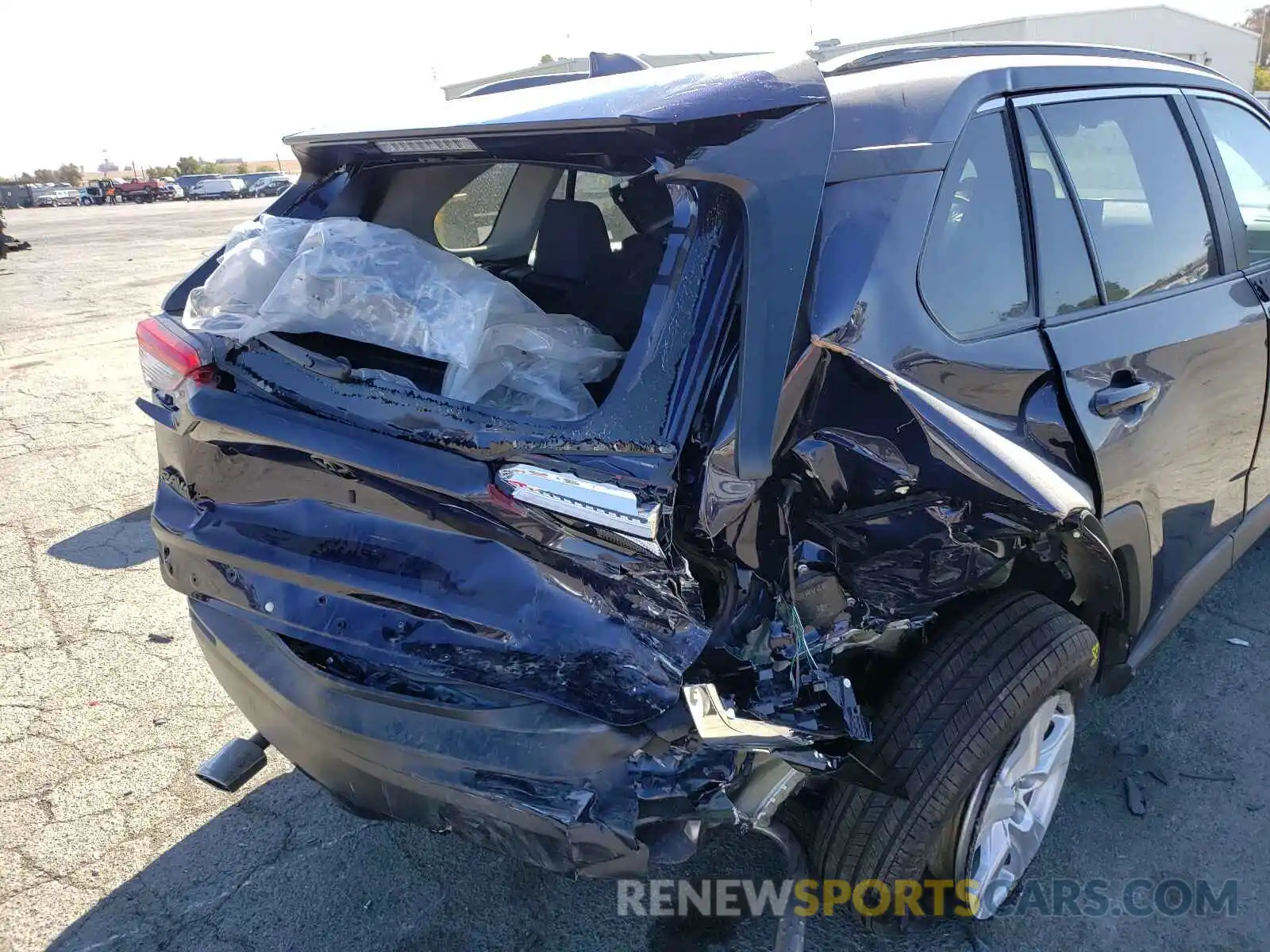 9 Photograph of a damaged car 2T3P1RFV9MW154761 TOYOTA RAV4 2021