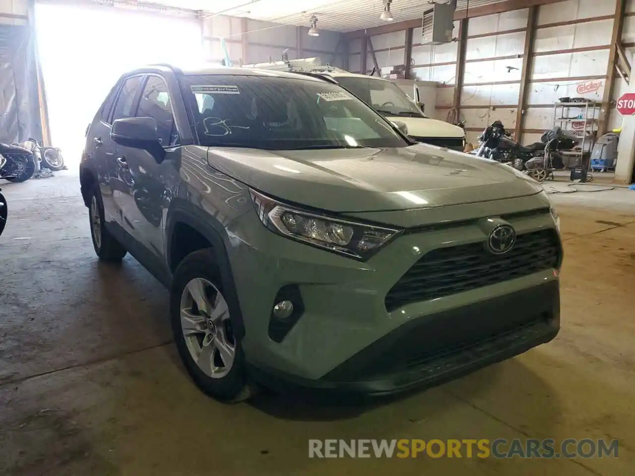 1 Photograph of a damaged car 2T3P1RFV9MW160964 TOYOTA RAV4 2021