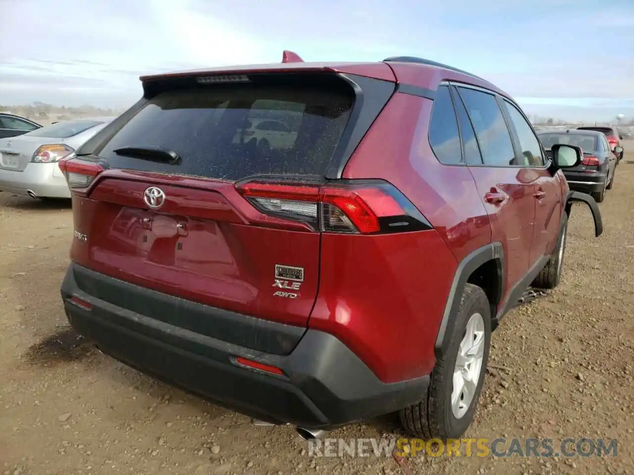 4 Photograph of a damaged car 2T3P1RFV9MW162018 TOYOTA RAV4 2021