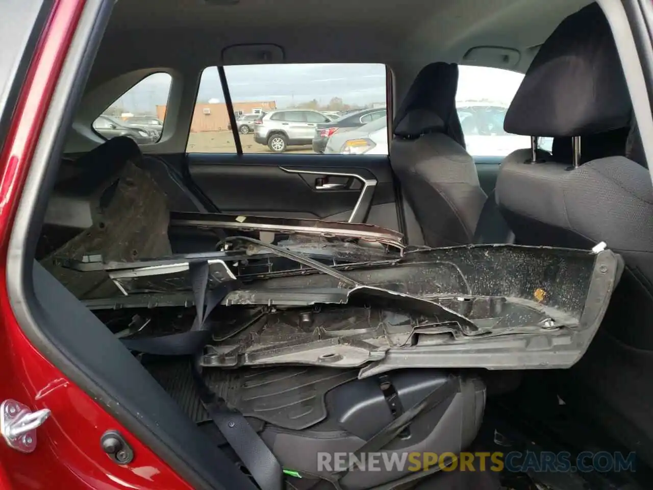 6 Photograph of a damaged car 2T3P1RFV9MW162018 TOYOTA RAV4 2021