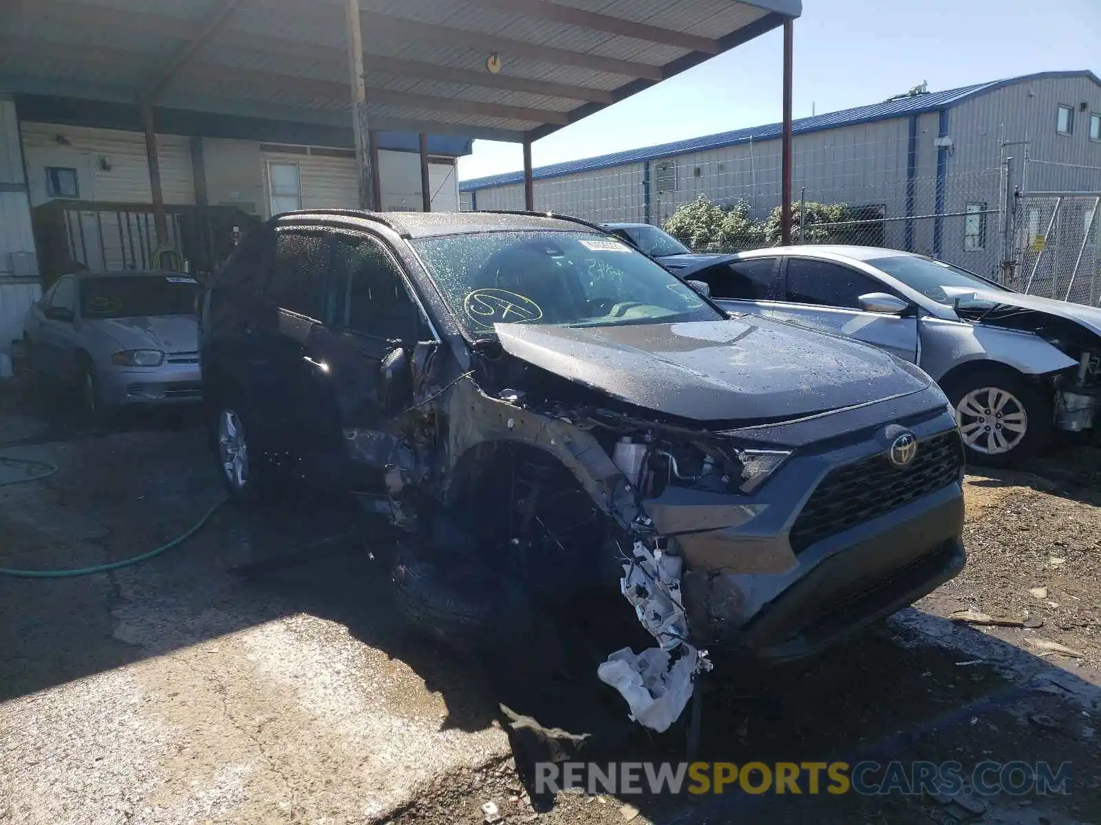 1 Photograph of a damaged car 2T3P1RFV9MW162097 TOYOTA RAV4 2021