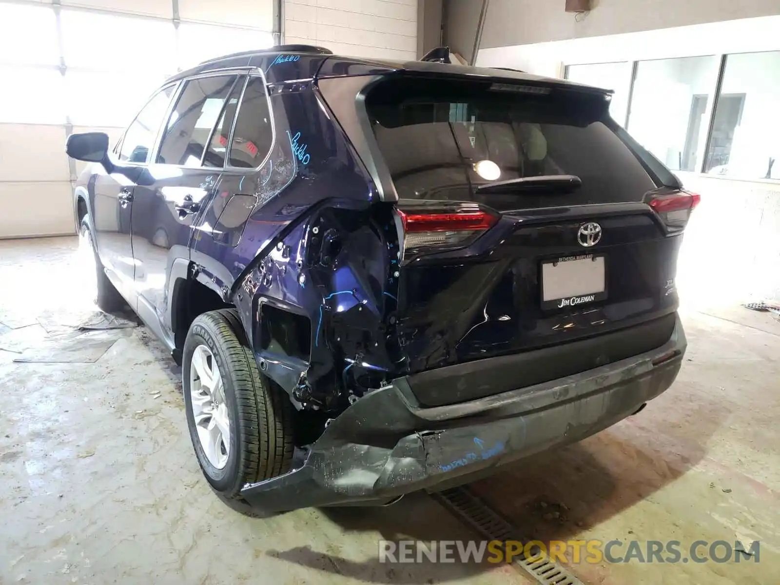 3 Photograph of a damaged car 2T3P1RFV9MW166585 TOYOTA RAV4 2021