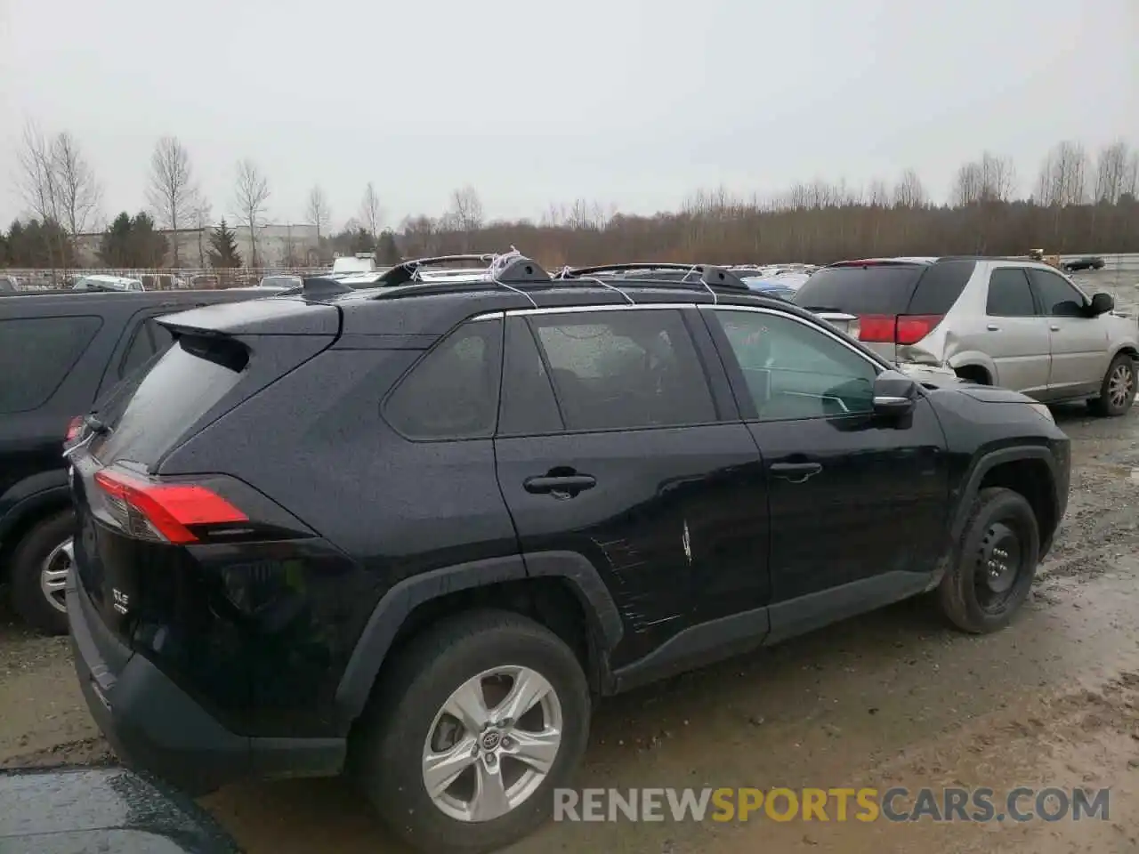 4 Photograph of a damaged car 2T3P1RFV9MW169115 TOYOTA RAV4 2021