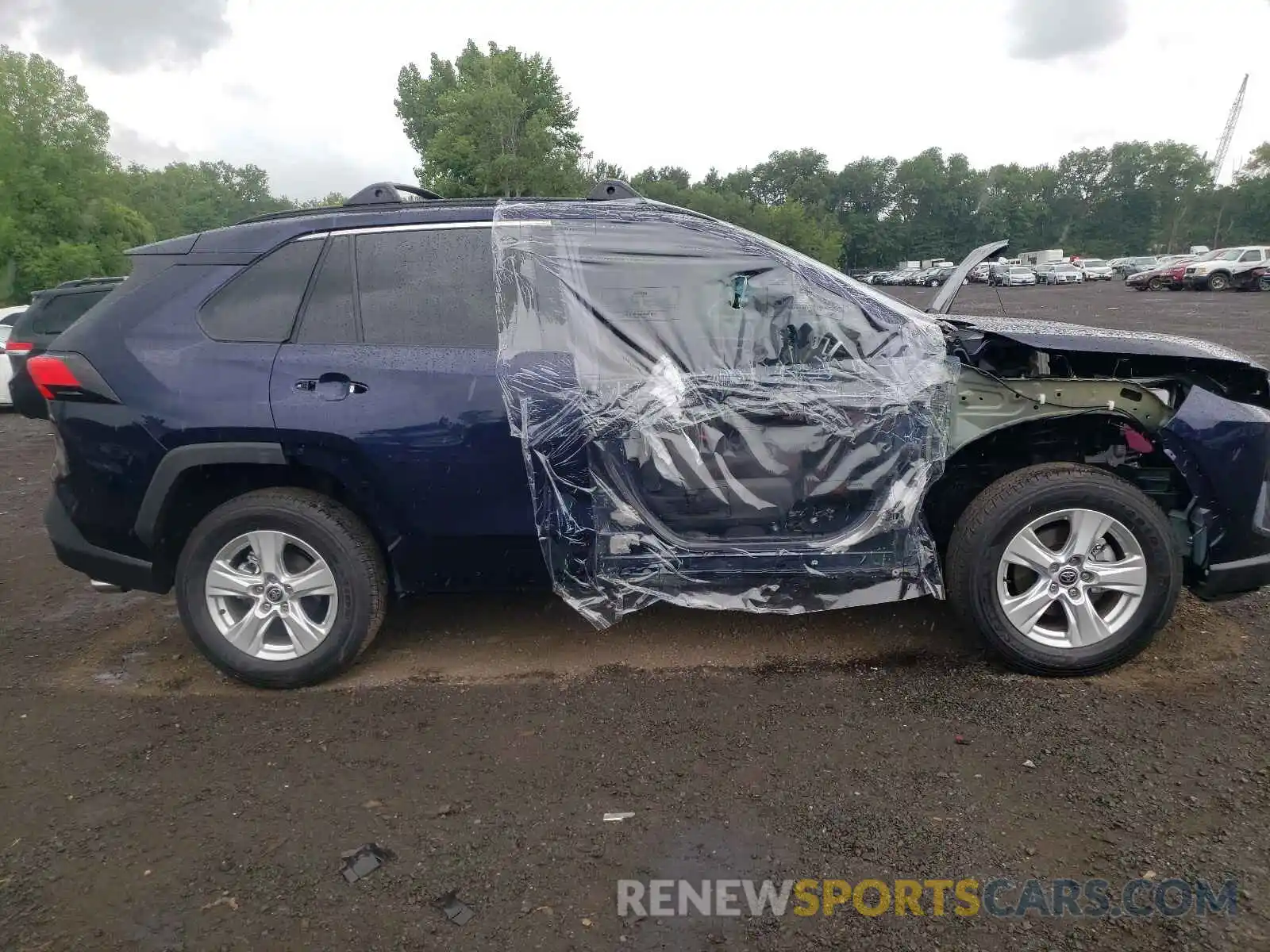 9 Photograph of a damaged car 2T3P1RFV9MW180177 TOYOTA RAV4 2021