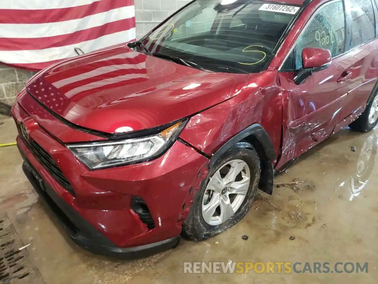 9 Photograph of a damaged car 2T3P1RFV9MW189770 TOYOTA RAV4 2021