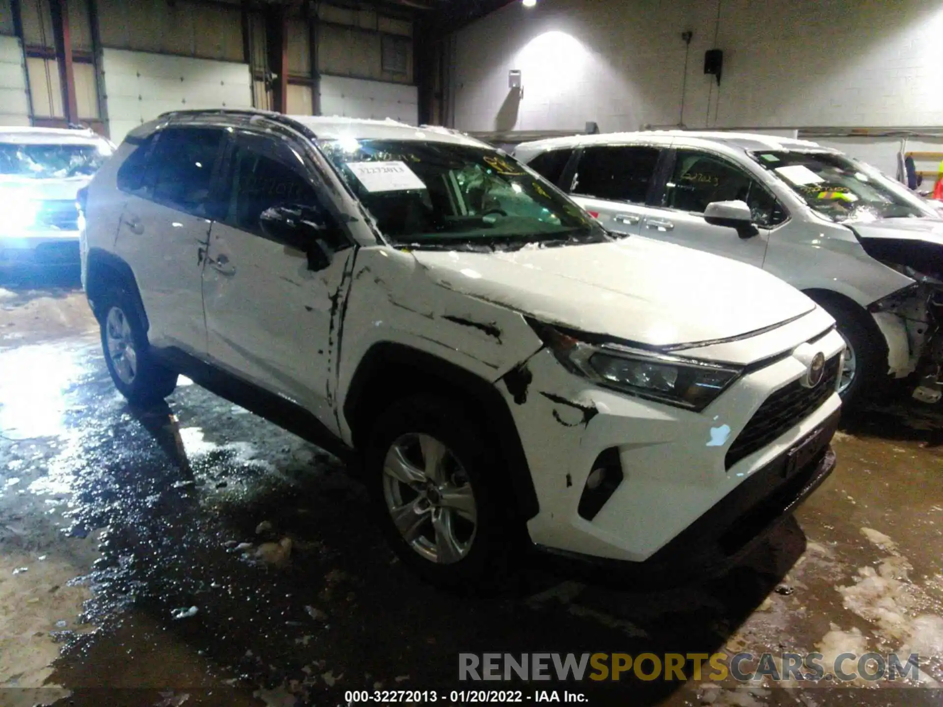 1 Photograph of a damaged car 2T3P1RFV9MW211251 TOYOTA RAV4 2021