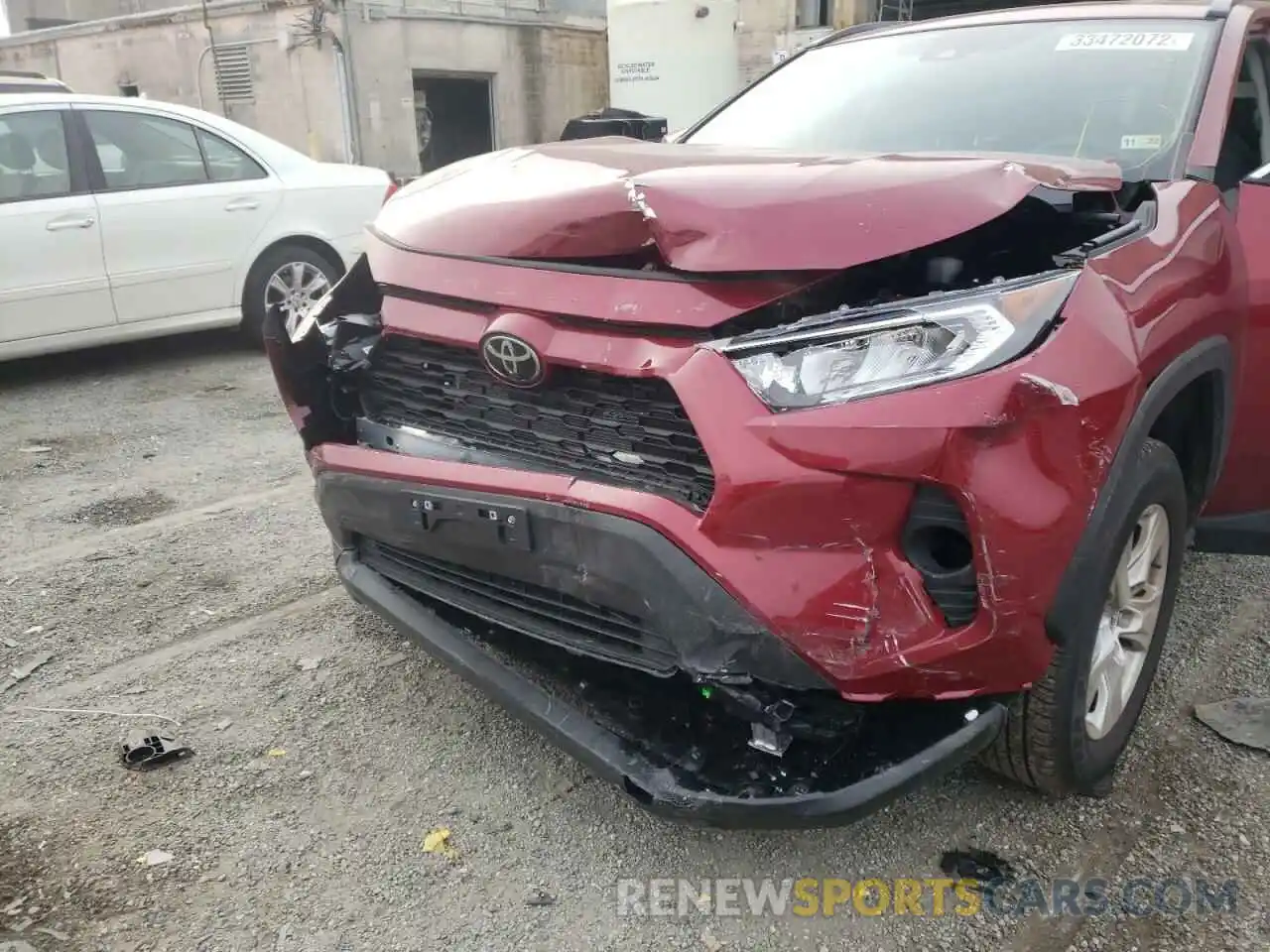 9 Photograph of a damaged car 2T3P1RFV9MW235453 TOYOTA RAV4 2021