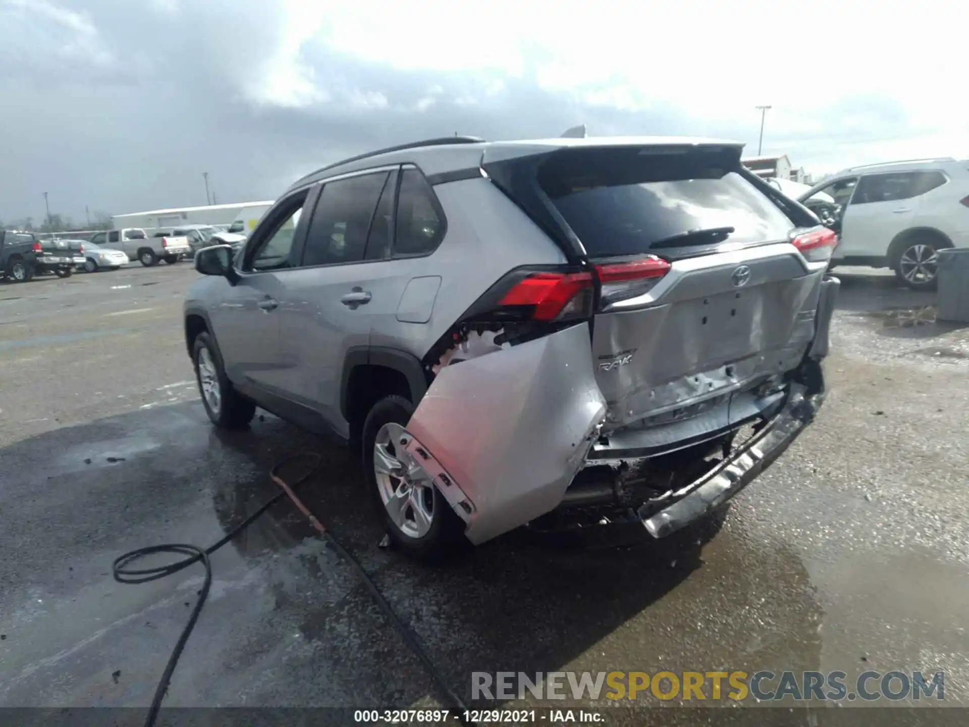 3 Photograph of a damaged car 2T3P1RFVXMC174017 TOYOTA RAV4 2021