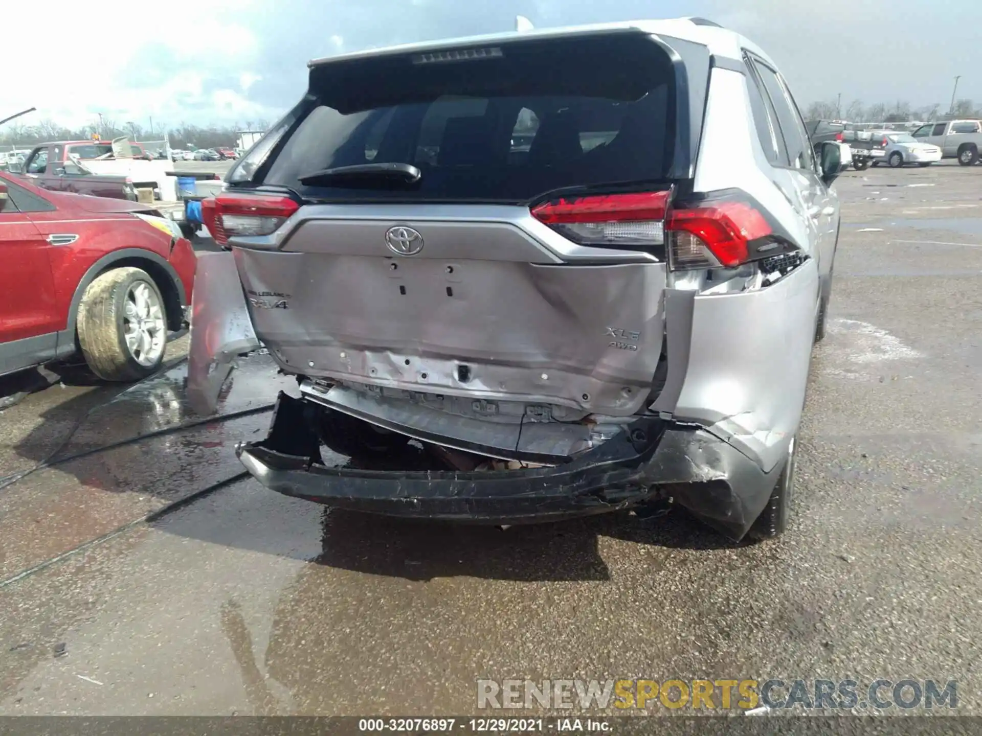 6 Photograph of a damaged car 2T3P1RFVXMC174017 TOYOTA RAV4 2021