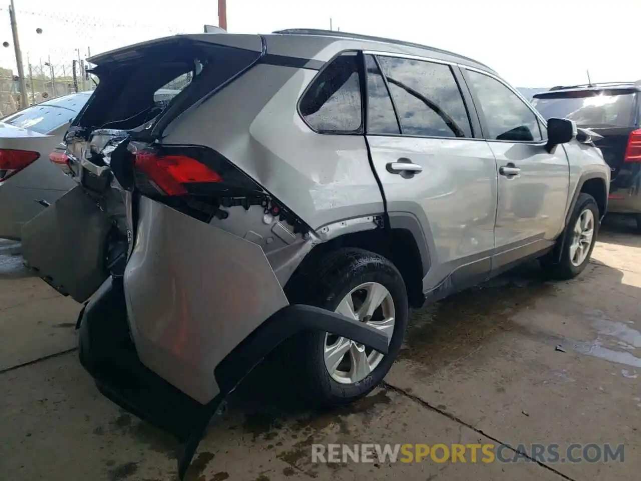 4 Photograph of a damaged car 2T3P1RFVXMC177175 TOYOTA RAV4 2021