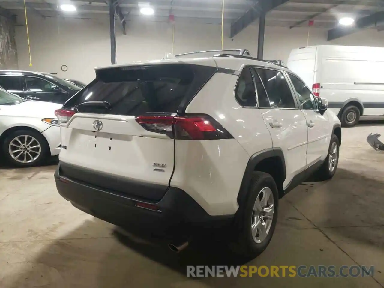 4 Photograph of a damaged car 2T3P1RFVXMC221398 TOYOTA RAV4 2021