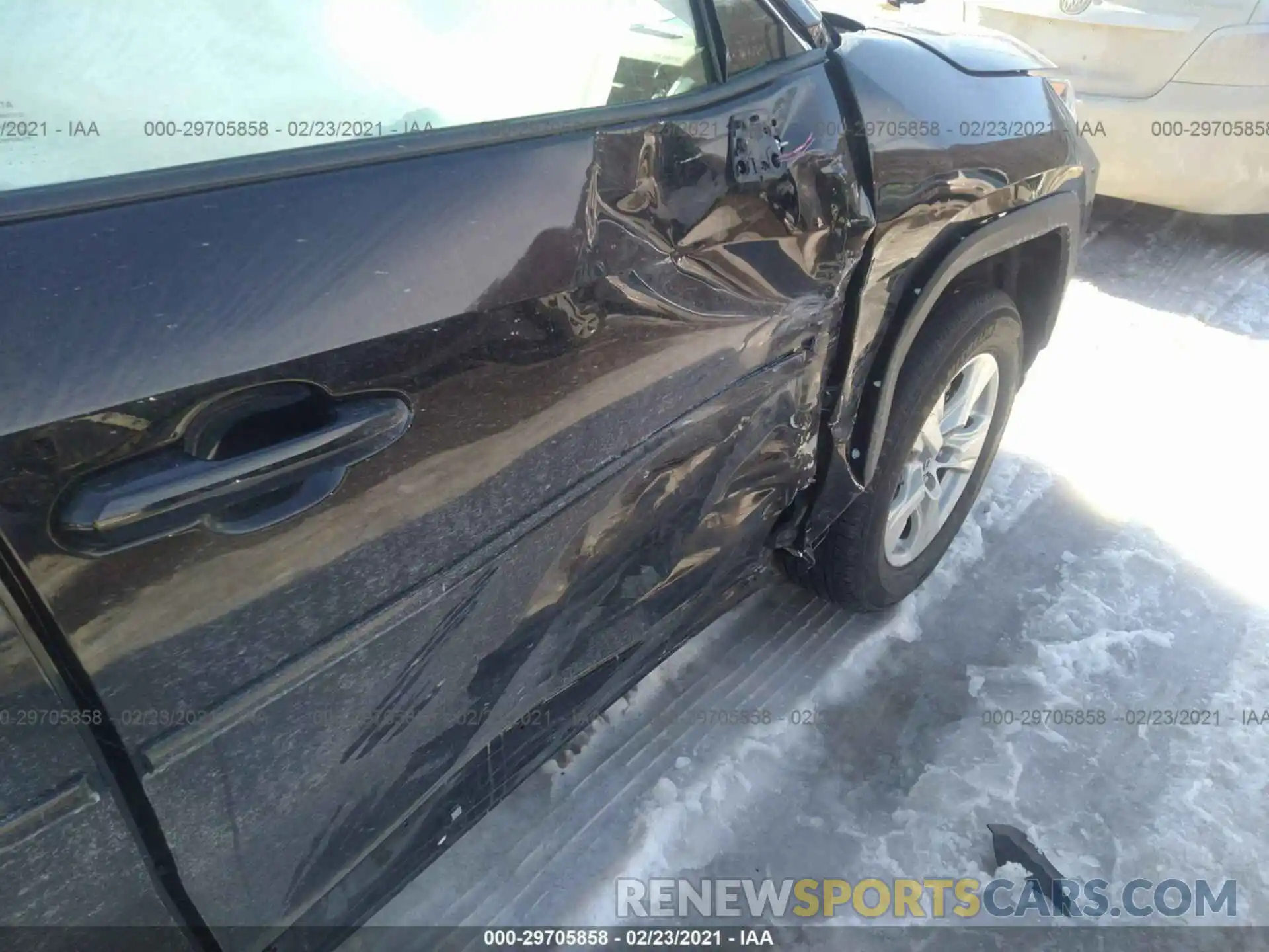 6 Photograph of a damaged car 2T3P1RFVXMW140951 TOYOTA RAV4 2021