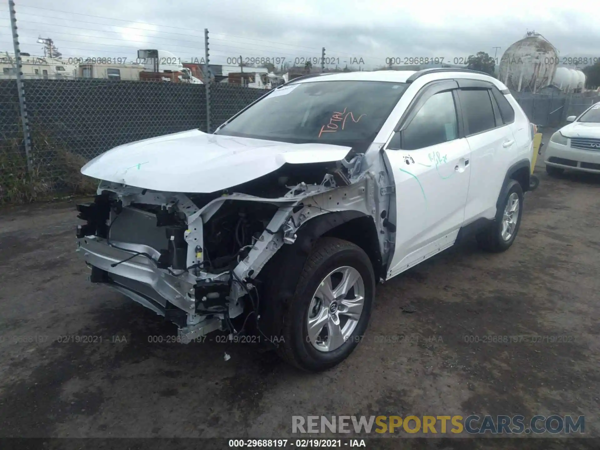 2 Фотография поврежденного автомобиля 2T3P1RFVXMW147057 TOYOTA RAV4 2021