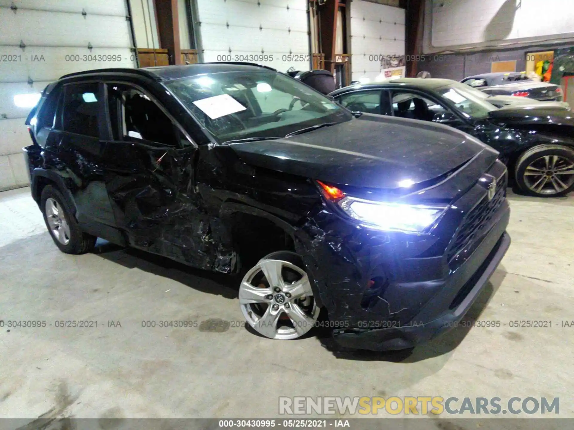 1 Photograph of a damaged car 2T3P1RFVXMW150492 TOYOTA RAV4 2021