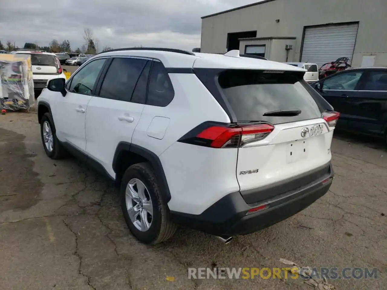 3 Photograph of a damaged car 2T3P1RFVXMW154140 TOYOTA RAV4 2021