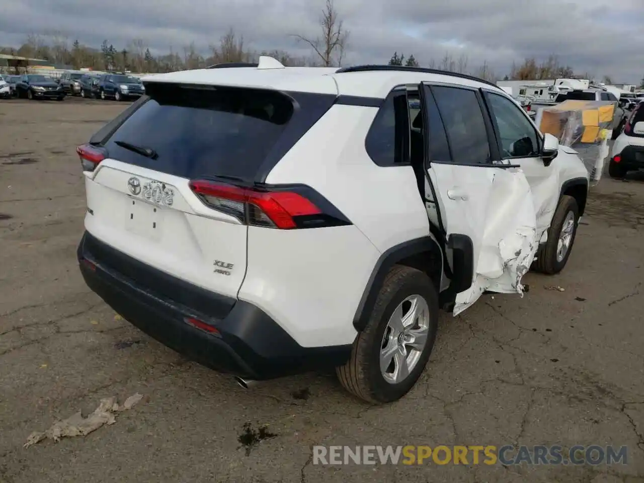 4 Photograph of a damaged car 2T3P1RFVXMW154140 TOYOTA RAV4 2021