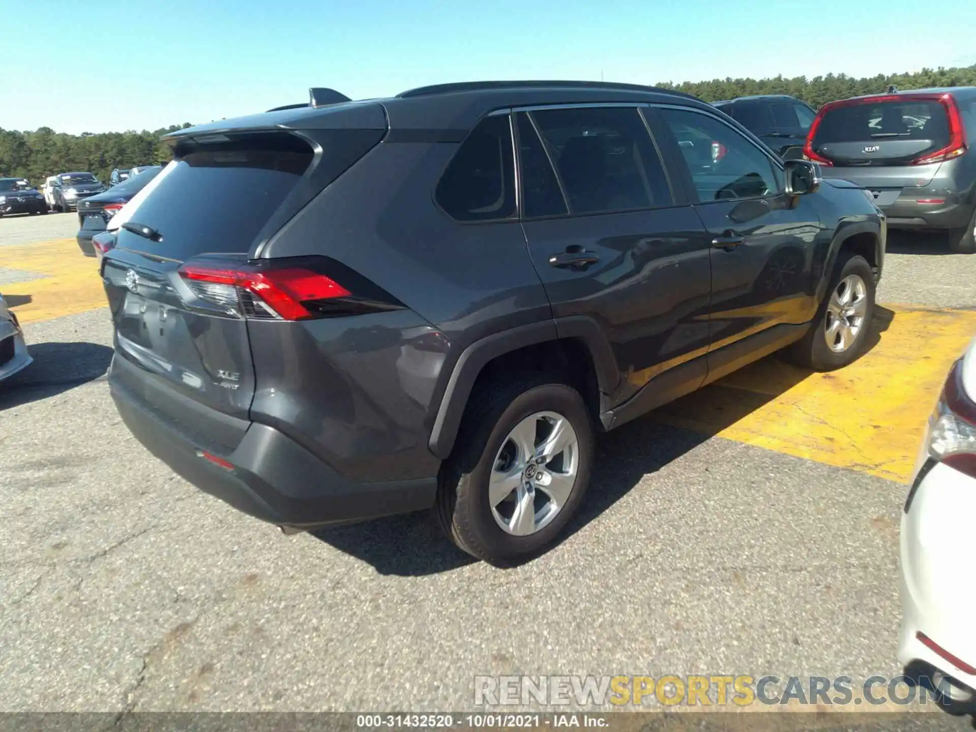 4 Photograph of a damaged car 2T3P1RFVXMW156423 TOYOTA RAV4 2021