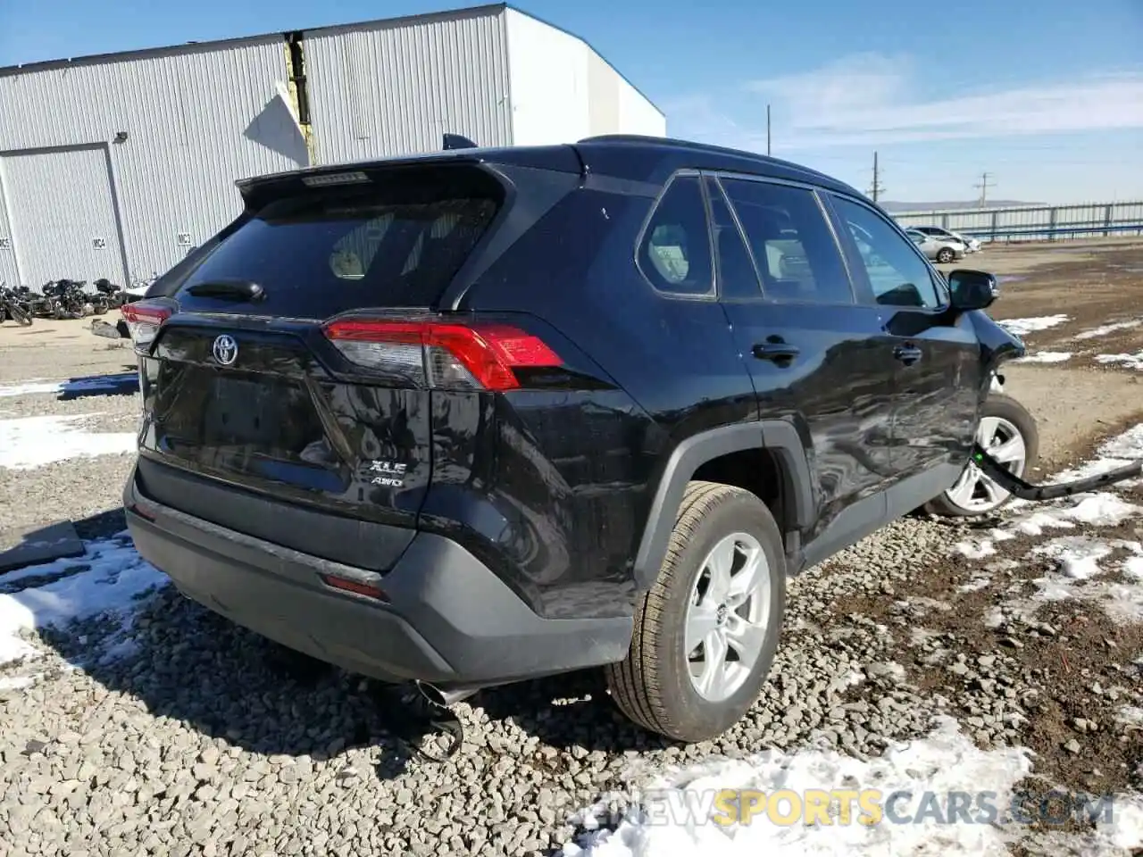 4 Photograph of a damaged car 2T3P1RFVXMW162609 TOYOTA RAV4 2021