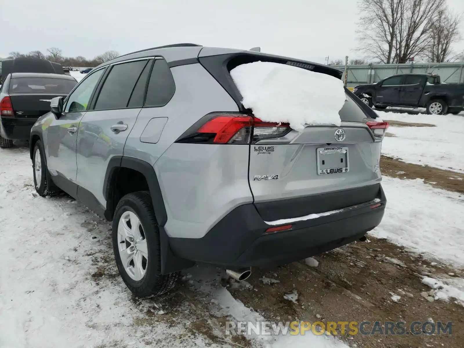 3 Photograph of a damaged car 2T3P1RFVXMW164876 TOYOTA RAV4 2021