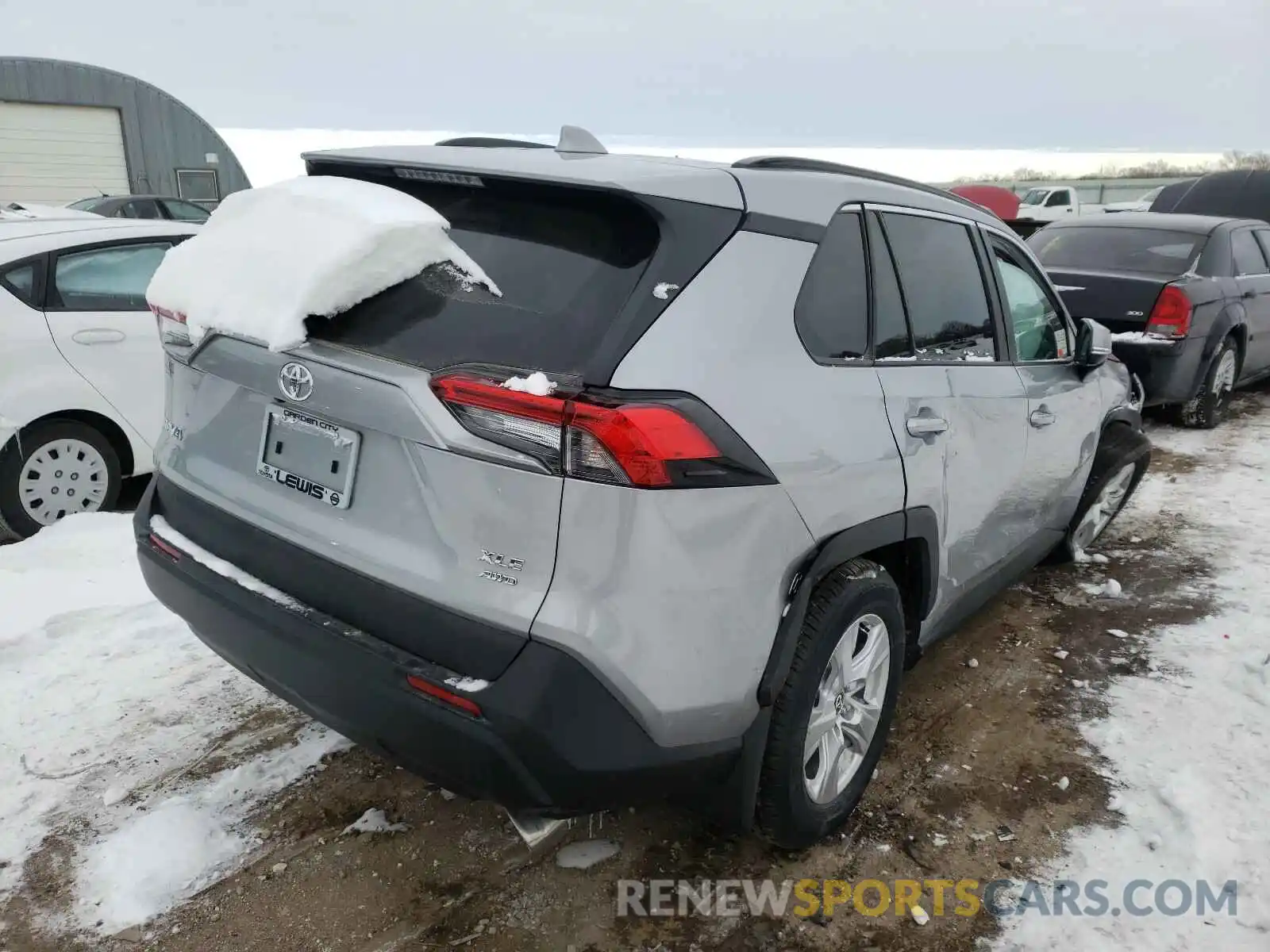 4 Photograph of a damaged car 2T3P1RFVXMW164876 TOYOTA RAV4 2021