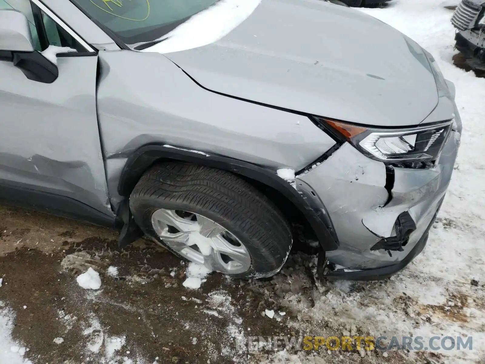 9 Photograph of a damaged car 2T3P1RFVXMW164876 TOYOTA RAV4 2021