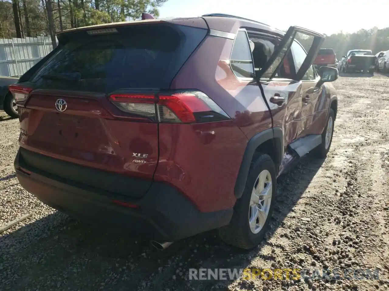 4 Photograph of a damaged car 2T3P1RFVXMW173240 TOYOTA RAV4 2021