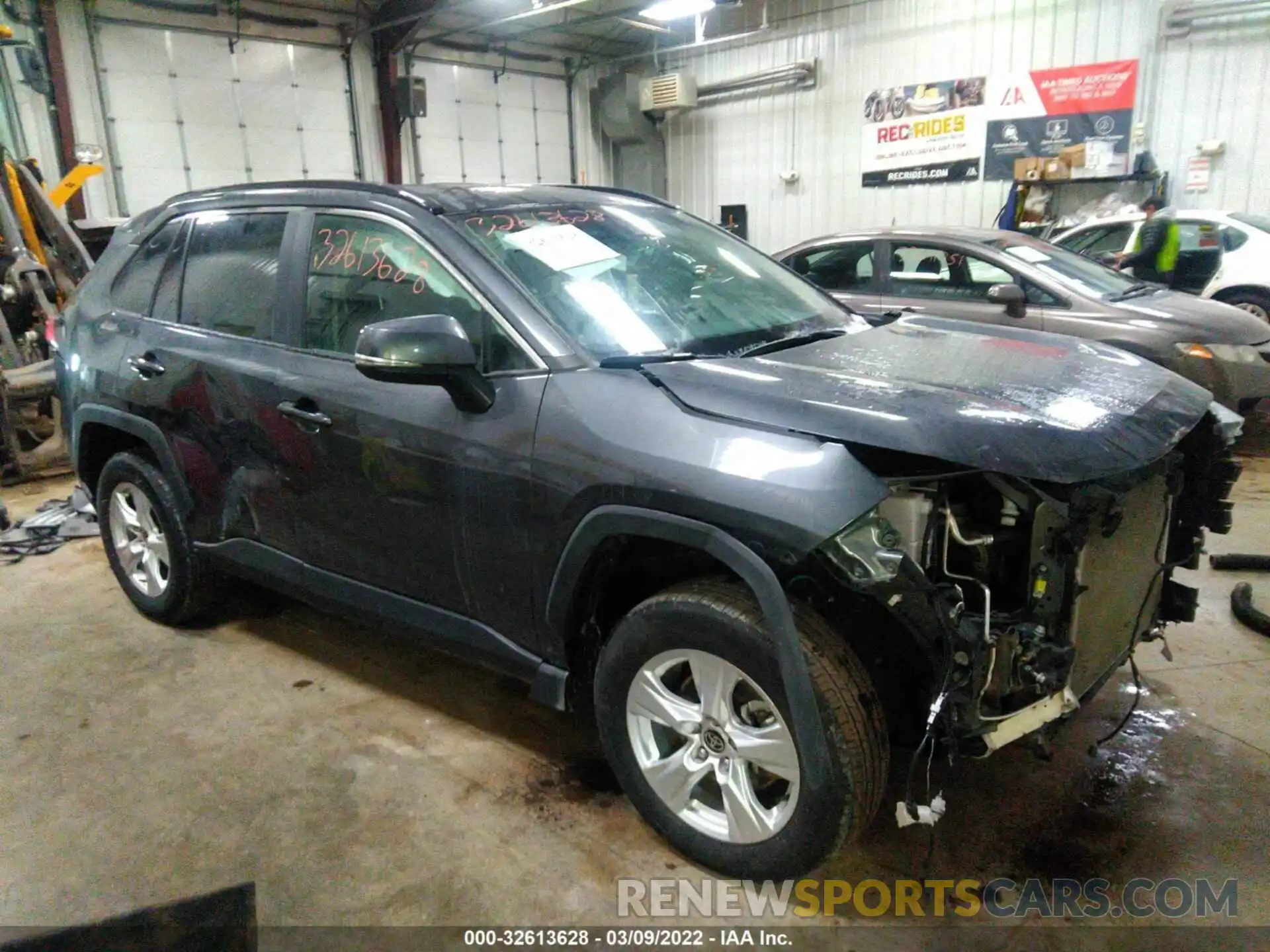 1 Photograph of a damaged car 2T3P1RFVXMW181290 TOYOTA RAV4 2021