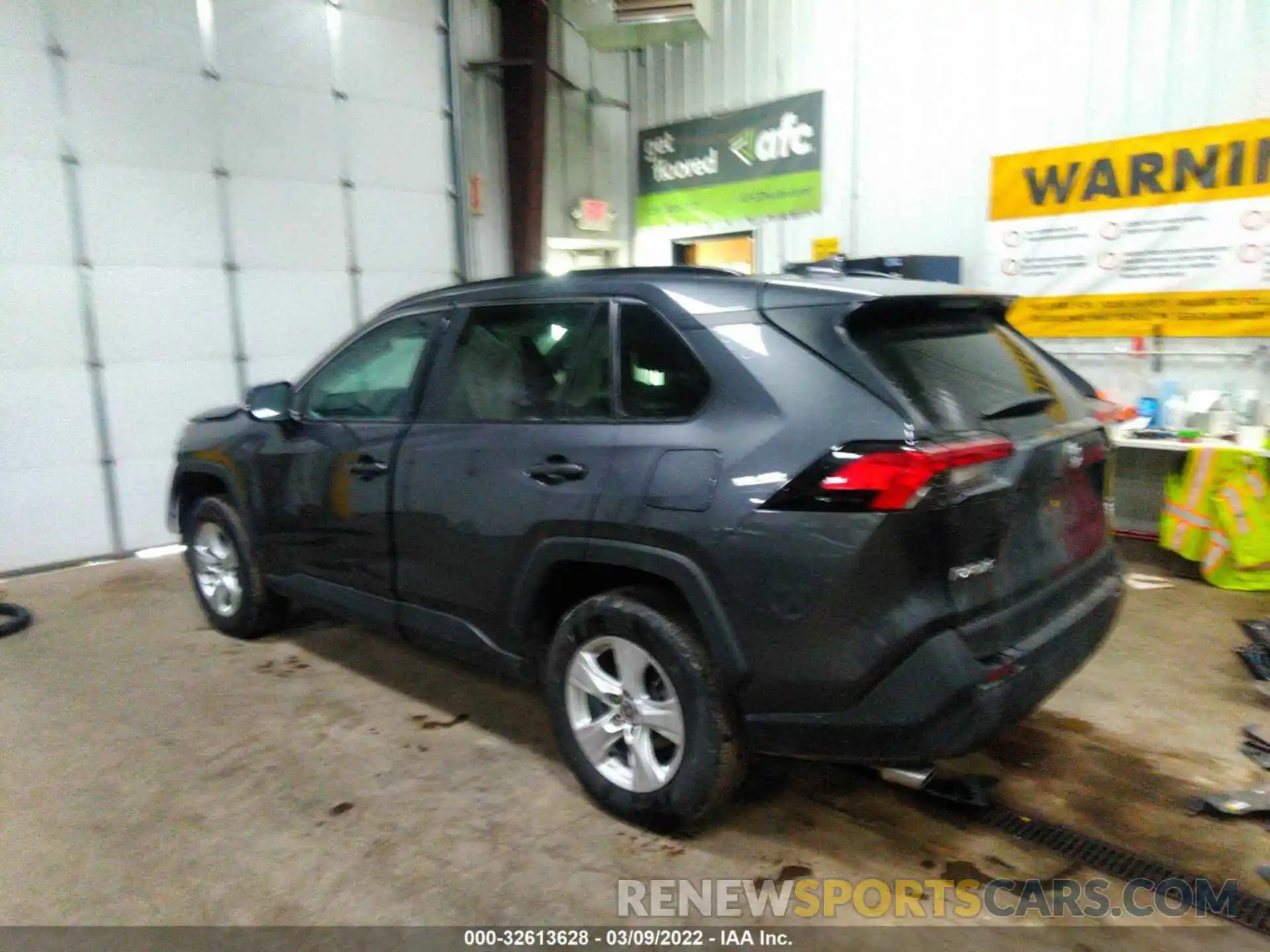 3 Photograph of a damaged car 2T3P1RFVXMW181290 TOYOTA RAV4 2021