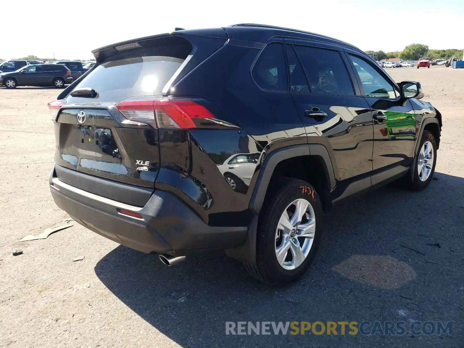 4 Photograph of a damaged car 2T3P1RFVXMW187686 TOYOTA RAV4 2021