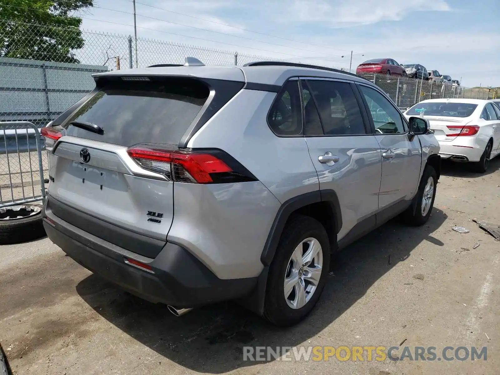 4 Photograph of a damaged car 2T3P1RFVXMW192113 TOYOTA RAV4 2021