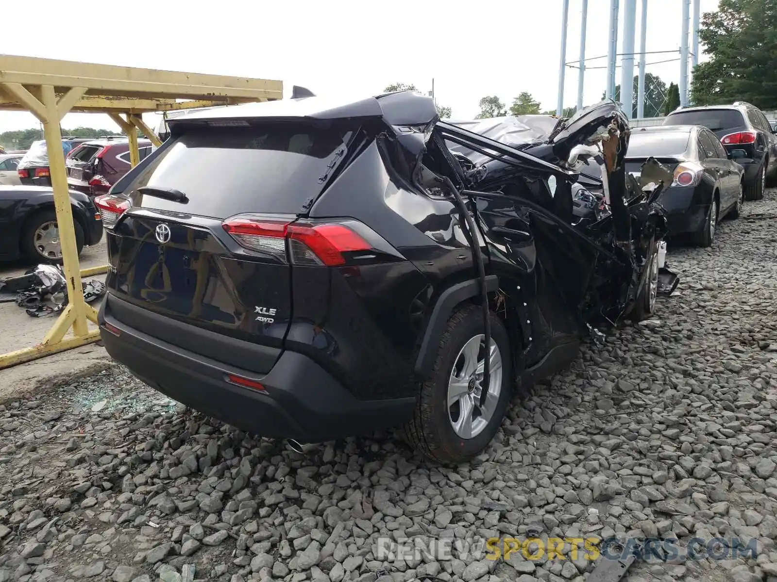 4 Photograph of a damaged car 2T3P1RFVXMW203871 TOYOTA RAV4 2021