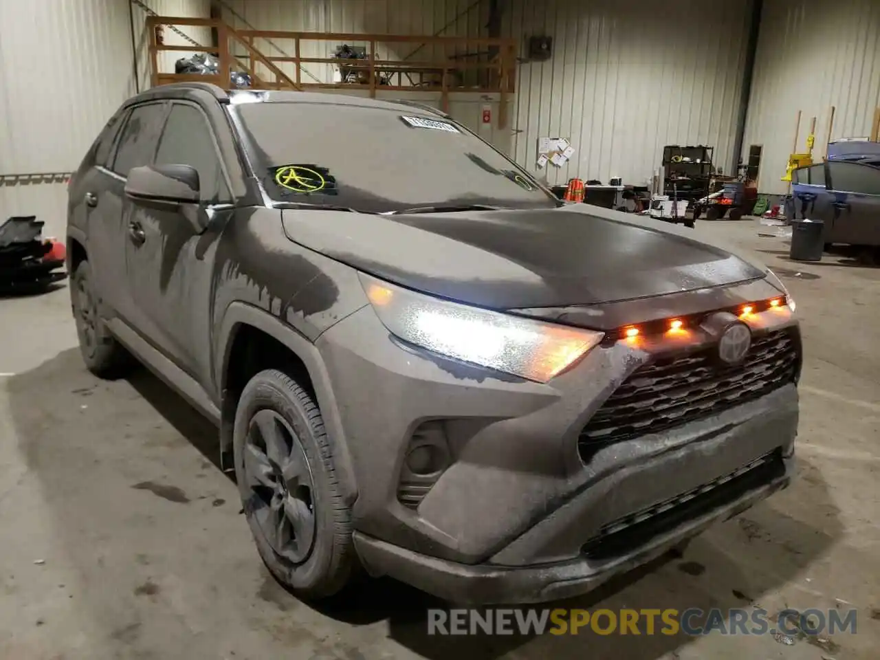 1 Photograph of a damaged car 2T3R1RFV1MW141768 TOYOTA RAV4 2021