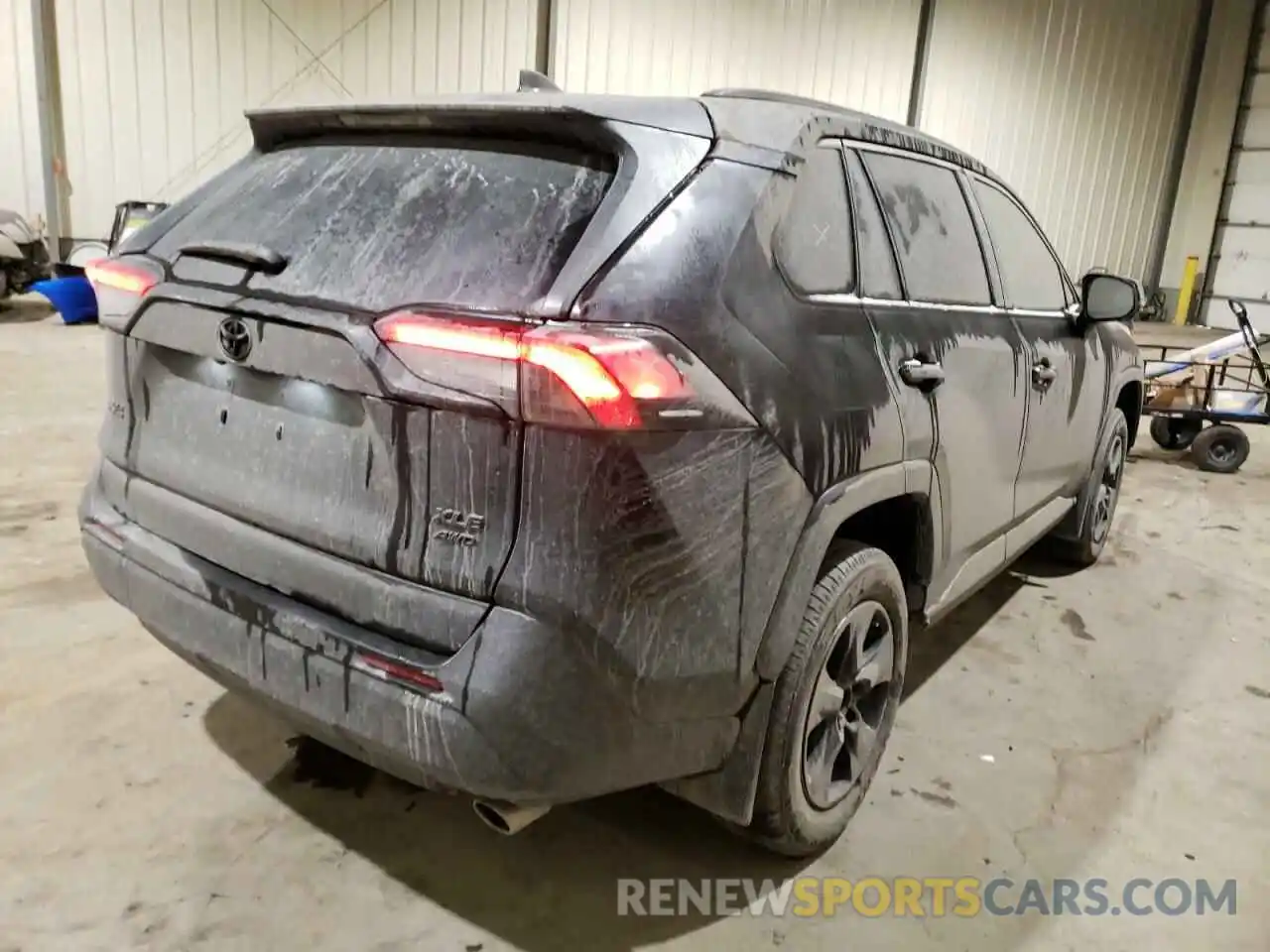 4 Photograph of a damaged car 2T3R1RFV1MW141768 TOYOTA RAV4 2021